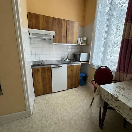 Apartamento à Néris-les-bains 20 M² Avec Jardin Privé Néris-les-Bains