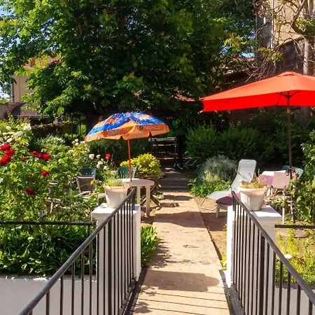 A 20 M² Avec Jardin Prive Нери-ле-Бен